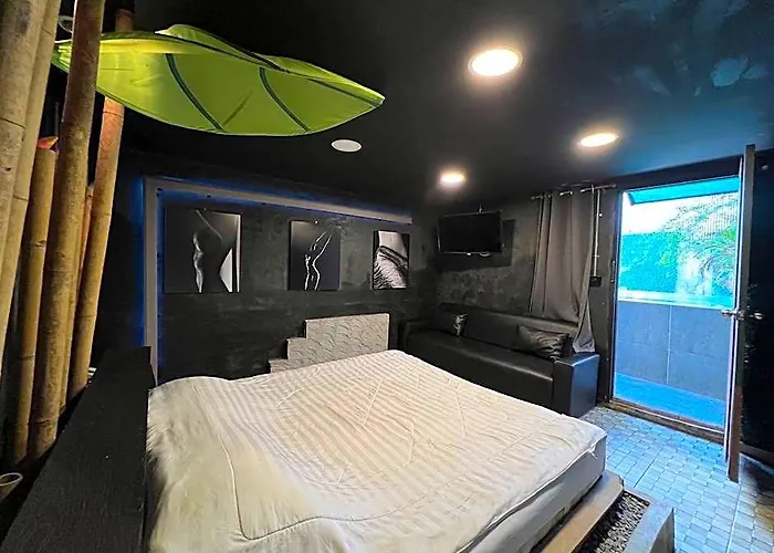 Hotel Poolvilla 168 3*